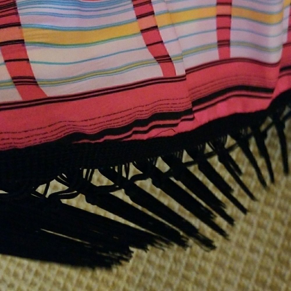 UNIQUE FUN TOP FOR SPRING SO COLORFUL!!! - Picture 4 of 5